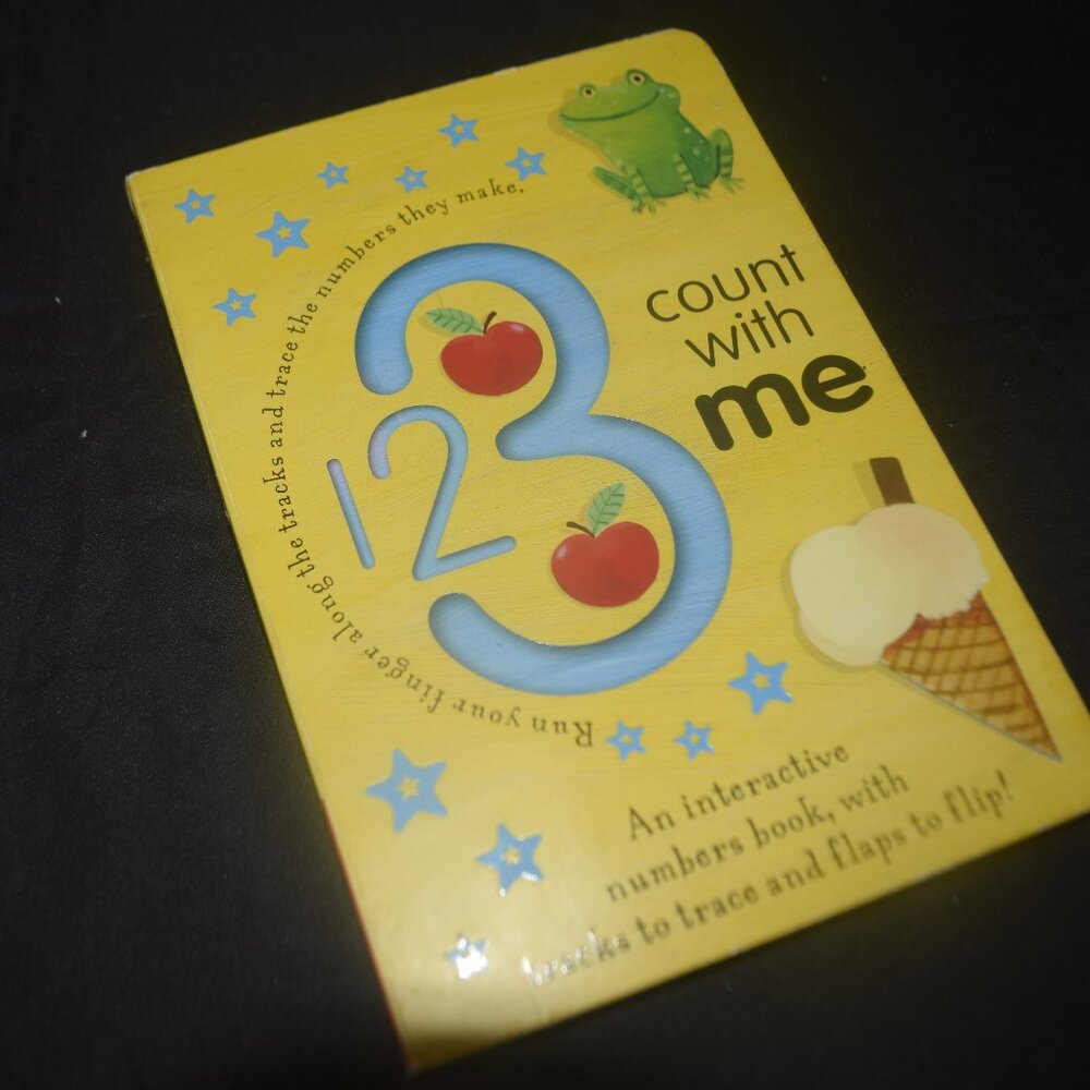 123 Count with Me (Interactive Trace-and-Flip Board Book)